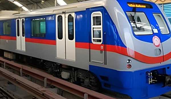 Kolkata Metro Rly services affected due to waterlogging on track