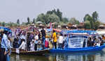 Apni Party holds  Shikara rally to woo tourists