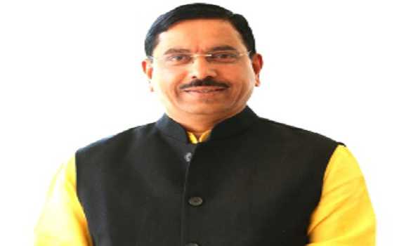 Pralhad Joshi meets warring BJP factions