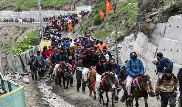 Fresh batch of 6,482 Amarnath pilgrims leaves from Jammu
