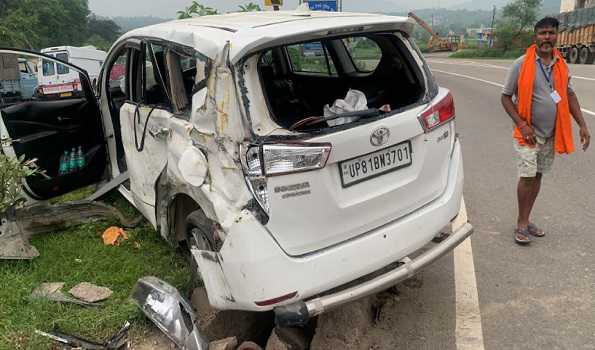 Five Amarnath pilgrims injured as truck collides with cab in Udhampur