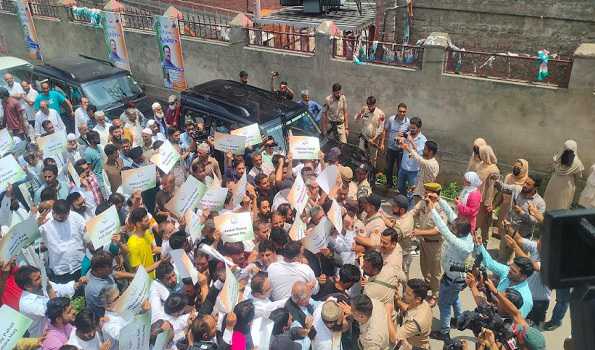 Police foil J&K Congress protest march demanding statehood restoration