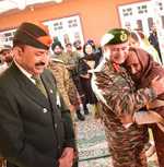 Brotherhood beyond rank: Army Chief reconnects with retired soldier in border village