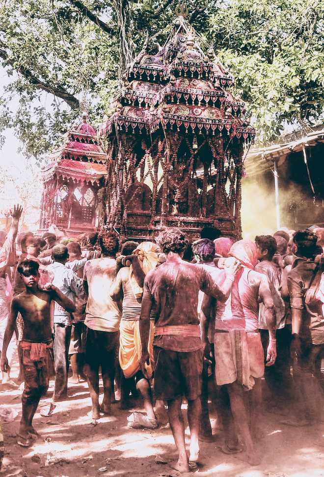 Dol Yatra paints West Bengal in hues of devotion and delight