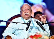 Bengaluru, Nov 9 (UNI):- RSS Sarsanghchalak Mohan Bhagwat address during 100 years of Sangh Journey New Horizons lecture Day 2 in Bengaluru on Sunday. UNI PHOTO- 105U